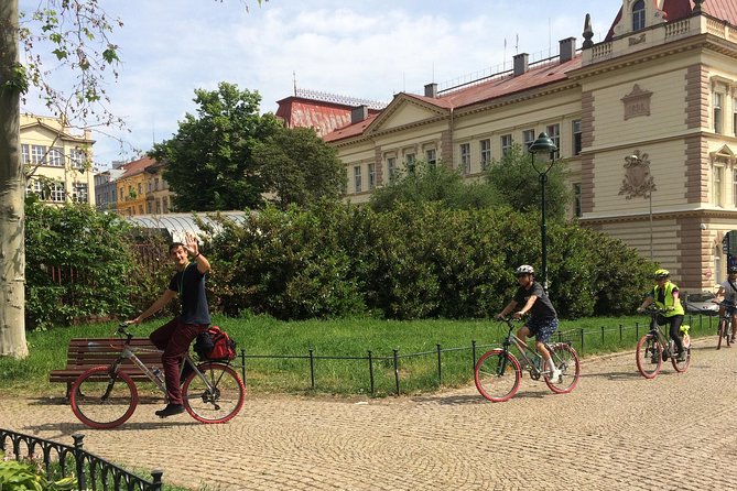 Prague Bike Tour - Stunning Viewpoints, Castle, City & Park - Bikes, fitness, weather, and comfort