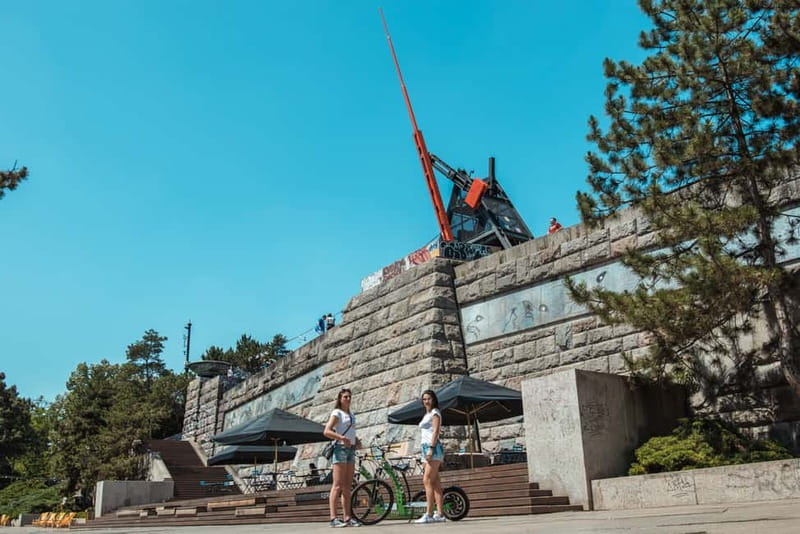 Prague: E-Scooter HUGO Bike Rental - Booking value and cancellation flexibility