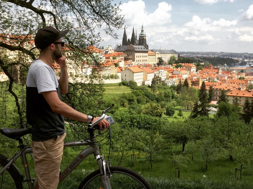 Prague: Stunning Viewpoints, Castle, City & Park E-Bike Tour - Who will enjoy this ride most