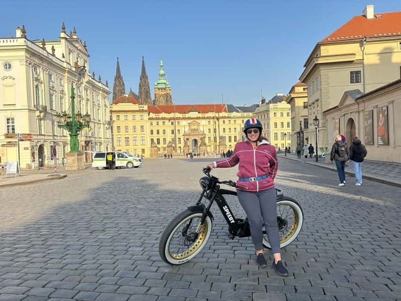 Prague Viewpoints & Historical Ebike Tour - Guides, language choices, and the ride’s pace