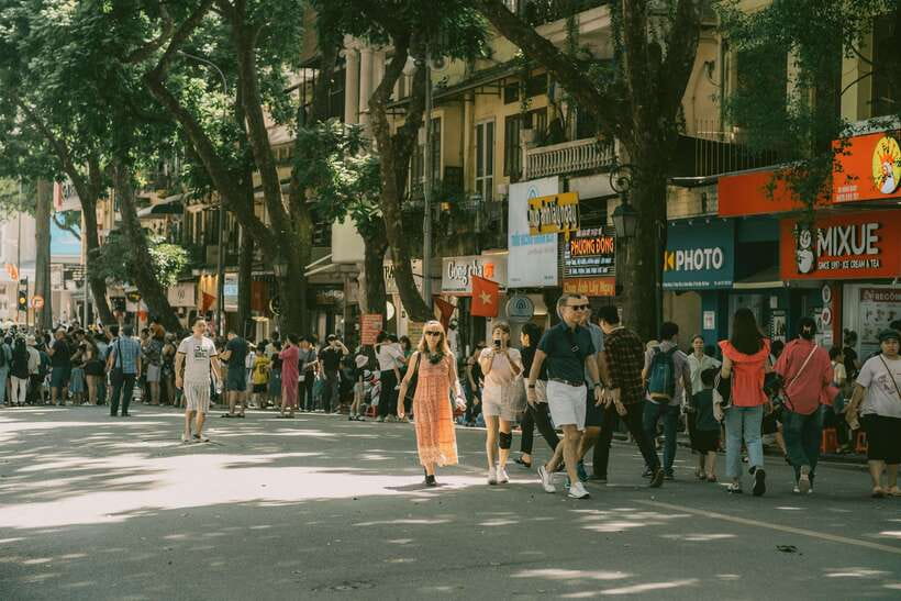 Private 3 hour bike tour with coffee break - Why a bike is a smart way to see Shanghai