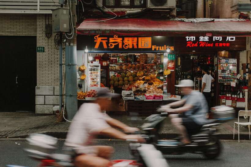 Private 3 hour bike tour with coffee break - Starting at Xiangyang Park