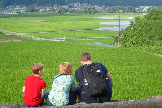Private Afternoon Cycling Tour in Hida-Furukawa - A small group, with one point to clarify