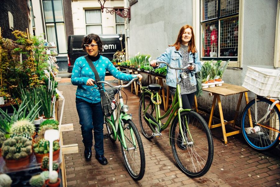 Private Amsterdam Bike Tour with a Local - Coffee with locals