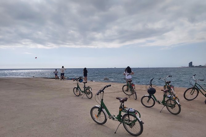 Private Bike tour for families - El Born Centre and the city’s difficult past