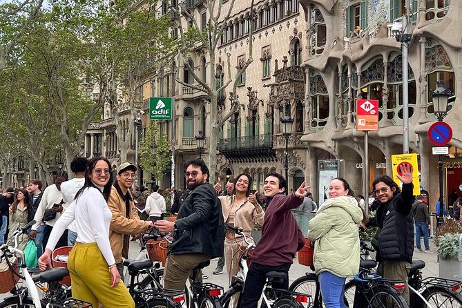Private Bike Tours - Customizable Route, Top Barcelona Highlights - Arc de Triomf and Ciutadella Park