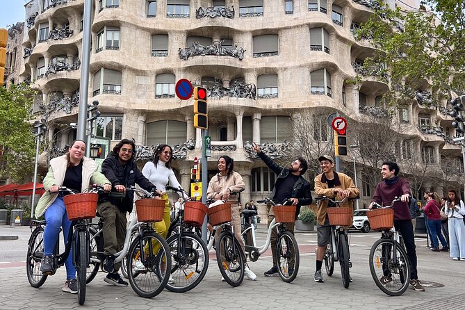 Private Bike Tours - Customizable Route, Top Barcelona Highlights - Starting beside the Sagrada Família