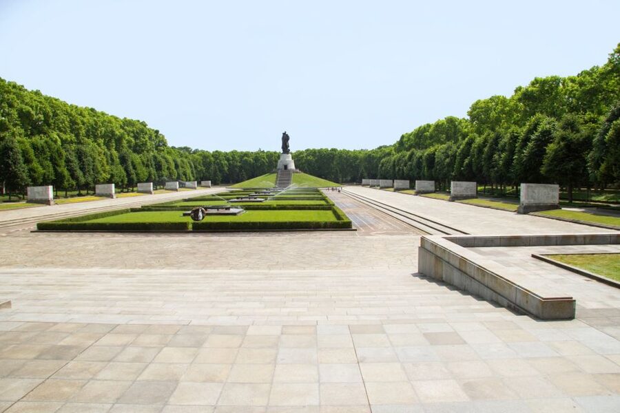 Private Highlights of Berlin Bike Tour - The surviving Nazi architecture