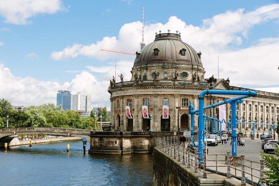 Private Highlights of Berlin Bike Tour - Pace, weather, and family details