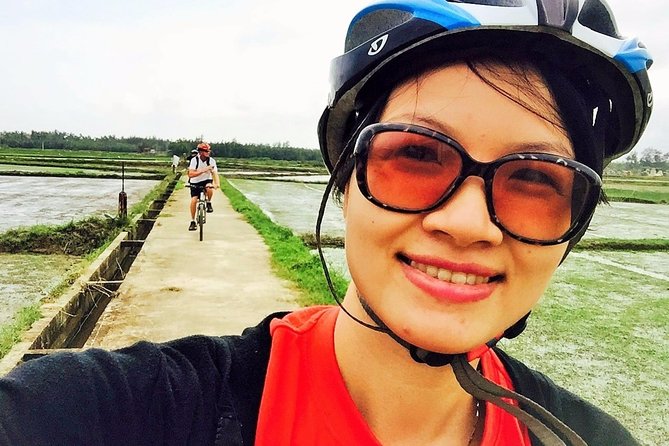 Private Hoi An Bike, Thu Bon River Cruise & Dinner Experience - Meeting at the post office and getting on the bikes