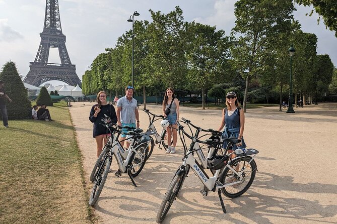 Private Paris E-bike city highlights tour - From Invalides to the Seine