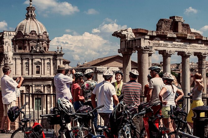 Private Rome City Bike Tour with quality Cannondale EBike - Capitol Hill and Michelangelo’s square