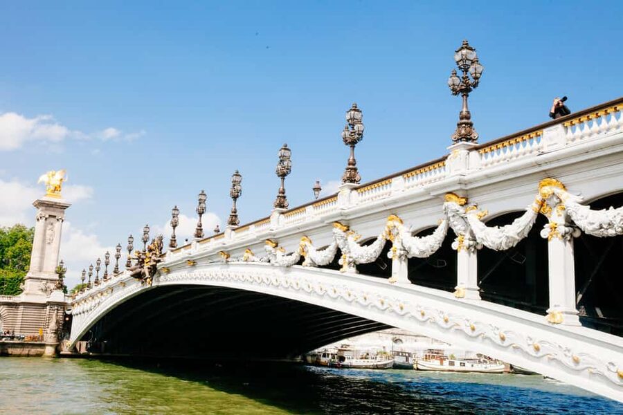 Private Secrets of Paris Bike Tour - From the Eiffel Tower to the Seine
