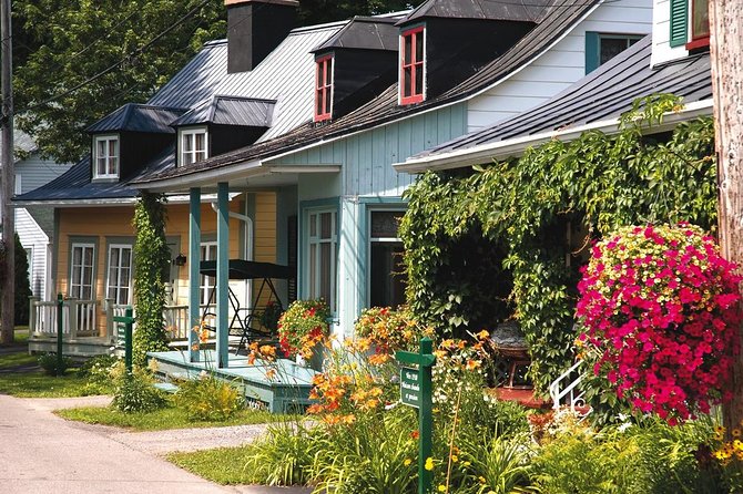 Quebec City - Regular Bike Rental on Ile d'Orléans - Seasonal appeal and weather planning