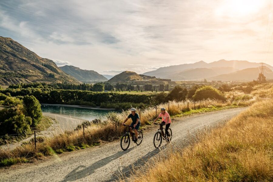 Queenstown: Arrowtown To Queenstown Biking Adventure - The final ride beside Lake Whakatipu