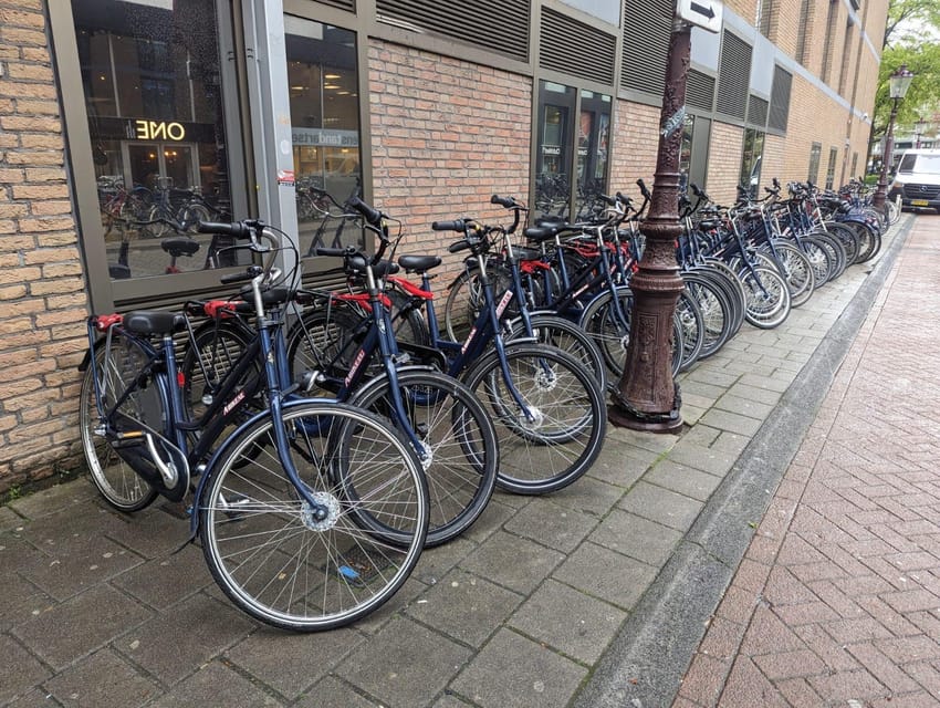 Rent a bike in Amsterdam | 1, 2, 3+ hours - Exploring the center on two wheels