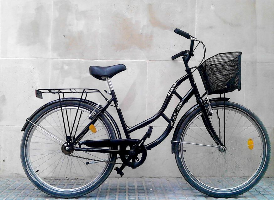 Rent a bike in Malaga - Setting up for a simple city ride
