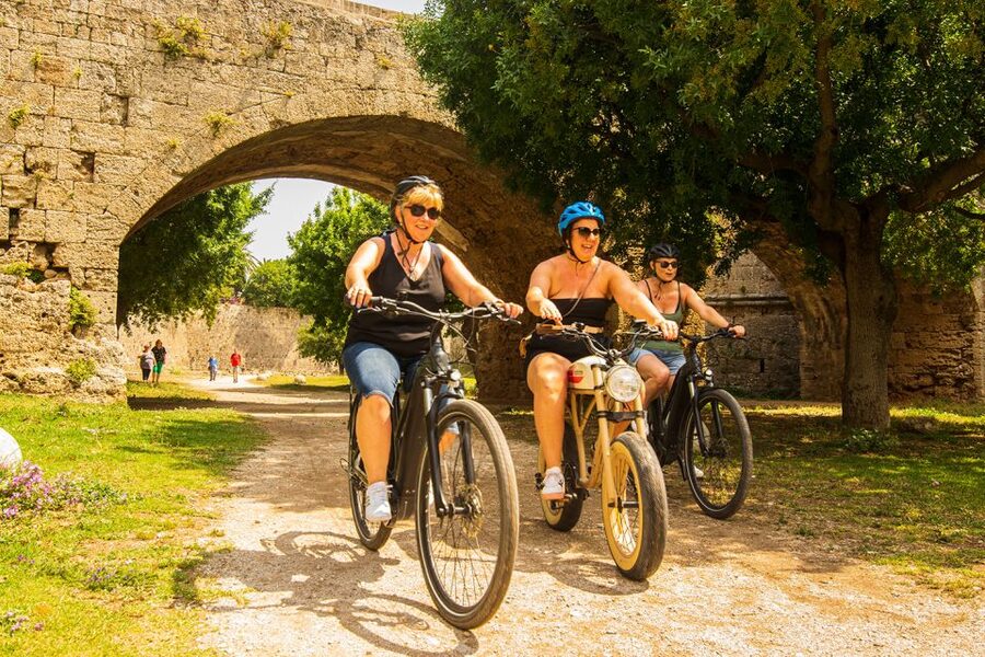 Rhodes: E-bike Highlights Sunset or Morning Photo Tour - Mandraki Harbour and the first views of Rhodes
