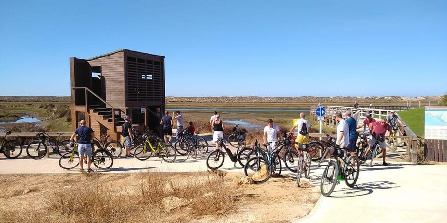 Ria Formosa: Guided Bike Tour (3h), Início na Quinta do Lago - Faro Island and the coastal stop