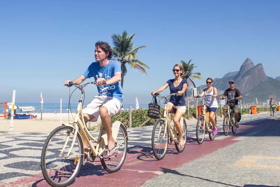 Rio de Janeiro: Guided Bike Tours in Small Groups - What the guides add to the ride