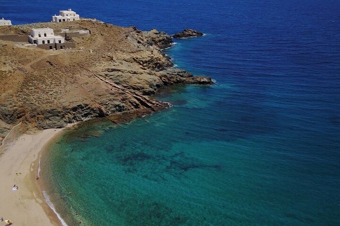 Romantic Cycling Tour with Private Picnic at the beach - Rural roads and the Mykonian way of life