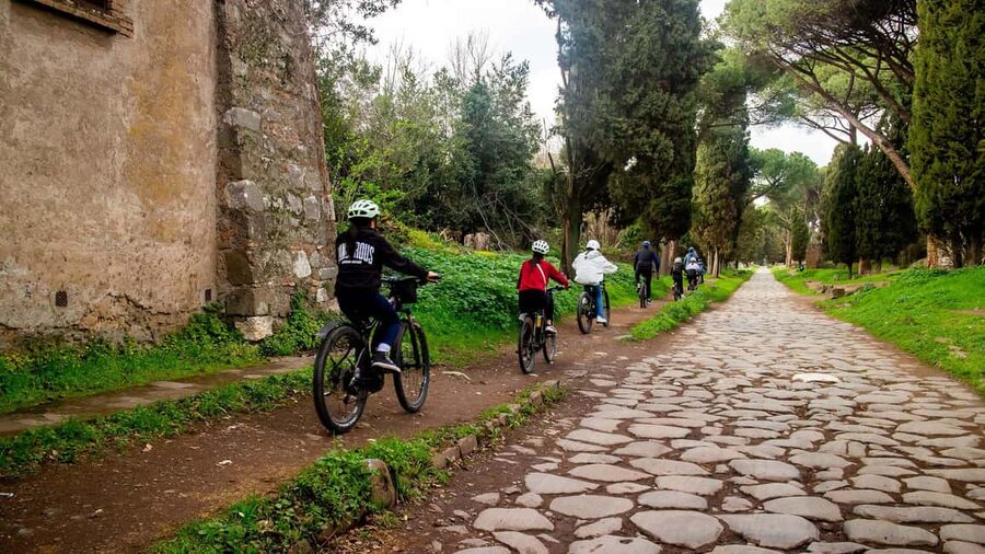 Rome: Appian Way Aqueducts Bike Tour (UPG Catacombs & Lunch) - Returning past the Baths of Caracalla