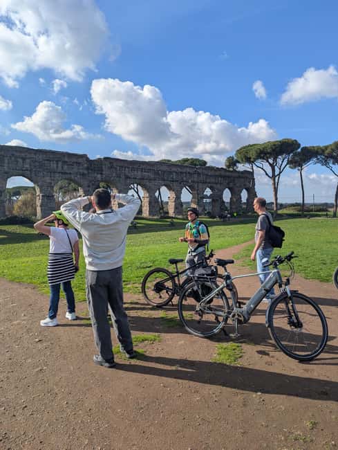 Rome: Appian Way, Aqueducts, & Catacombs E-Bike Guided Tour - Starting at San Sebastiano and getting oriented