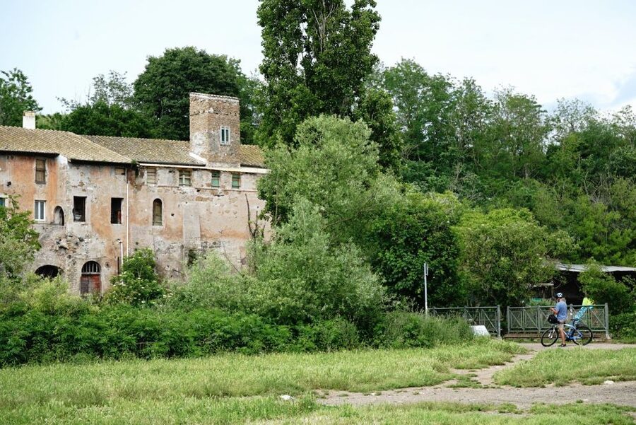 Rome: Appian Way, Catacombs & Roman Aqueducts Top EBike Tour - Starting near the Colosseum on Via Labicana