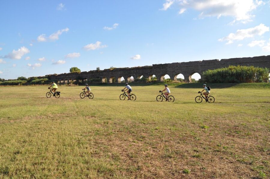 Rome: Appian Way, Catacombs & Roman Aqueducts Top EBike Tour - Choosing the four-hour or six-hour tour