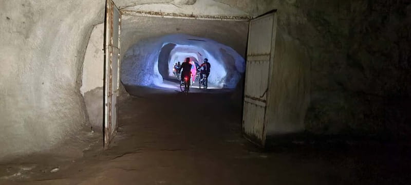 Rome: Appian Way E-Bike tour & Ancient Underground Labyrinth - The Aqueducts Park and Tor Fiscale