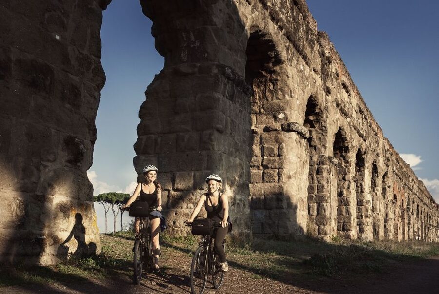 Rome: Appian Way & Roman Aqueducts Guided E-Bike Tour - Passing the Aurelian Walls and Rome’s catacombs