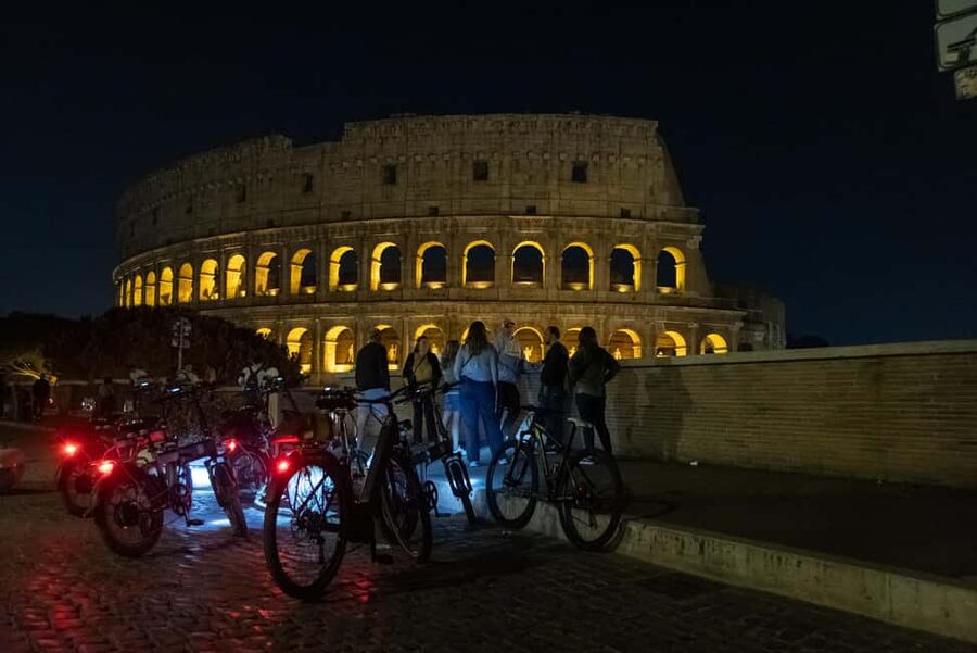 Rome by Night: E-bike Small Group Tour -Food & Wine (Option) - Rome at night in five useful points