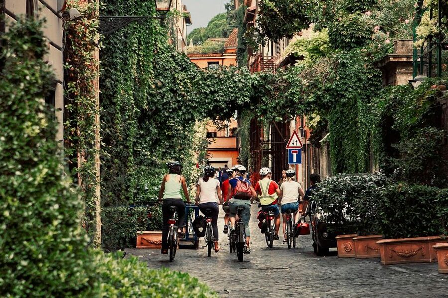 Rome: Cannondale E-Bike Tour of Top Landmarks & More - Piazza Navona, the Pantheon, and ancient Rome beneath the streets