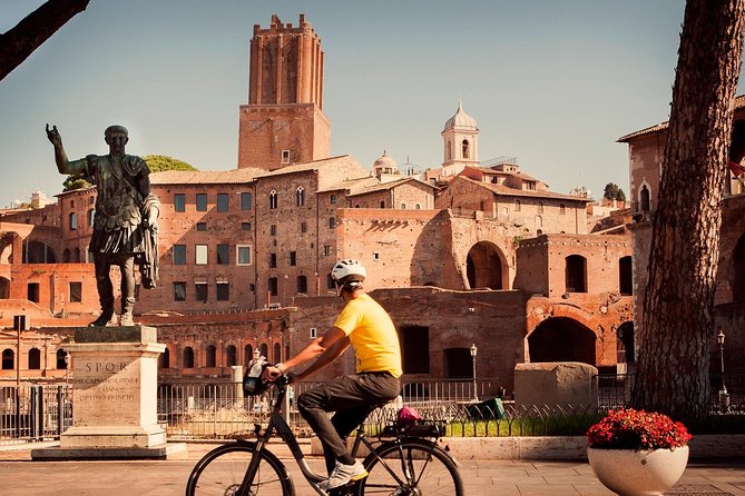 Rome City Small Group Bike Tour with quality Cannondale EBike - Piazza Venezia and Rome’s changing center