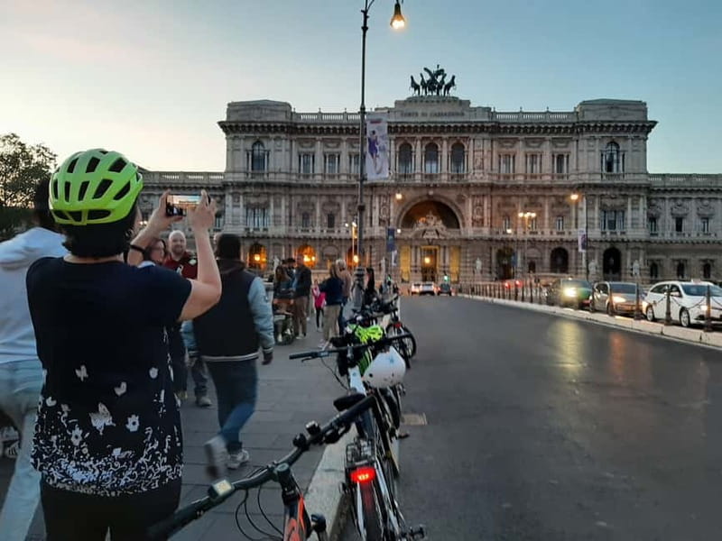 Rome: E-Bike Sunset Tour with Pizza Option - Colosseum and Roman Forum: Rome’s ancient center