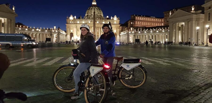 Rome: E-Bike Sunset Tour with Pizza Option - Starting near the Colosseum on Via dei SS. Quattro