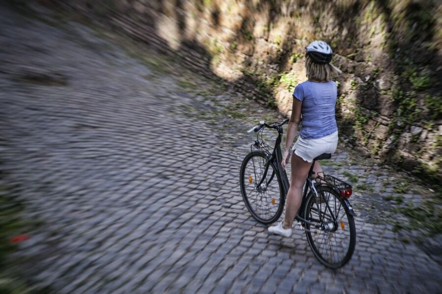 Rome: E-Bike Tour of Appia Antica, Aqueducts, and Caffarella - A coffee stop before the aqueducts