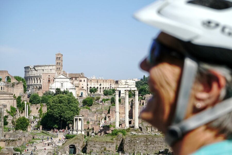 Rome: Full-Day Guided Tour by E-Bike with Lunch Included - Why a Bicycle Works So Well in Rome