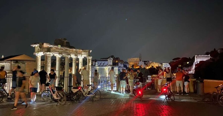 Rome: Guided eBike Evening Tour with italian Aperitif - Circus Maximus and the Colosseum by night