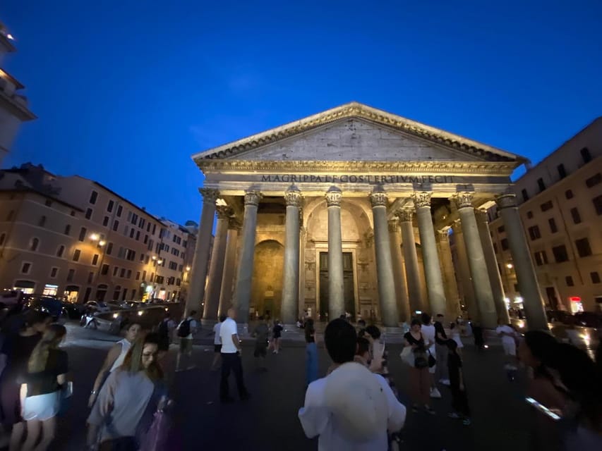 Rome :guided night e-bike tour with typical ice-cream - Via del Corso and the Trevi Fountain