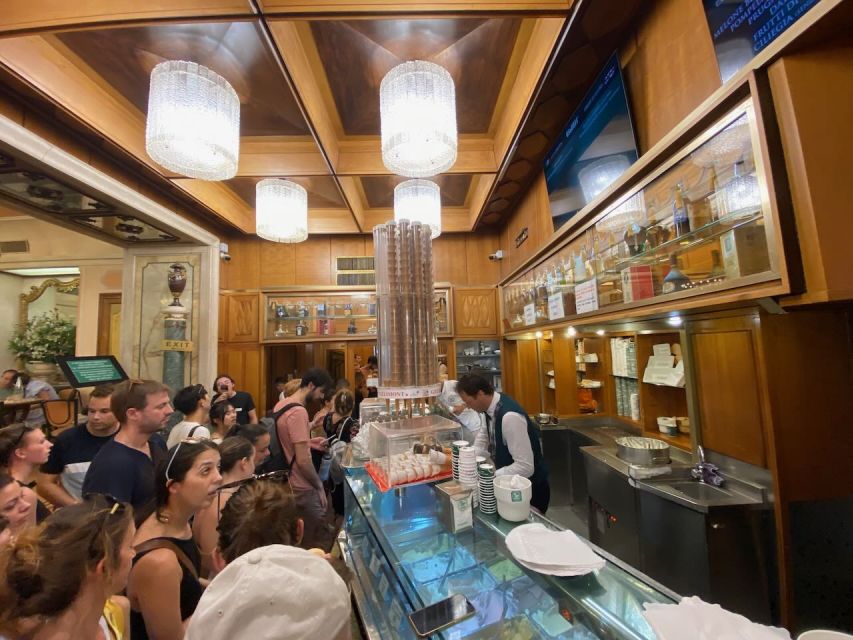 Rome :guided night e-bike tour with typical ice-cream - The guides and the value of a small group