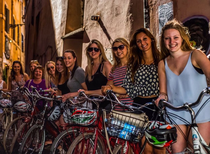 Rome: Monuments and Belvederes Bike Tour - Starting among Trastevere’s narrow streets