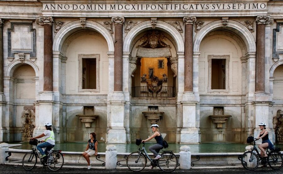 Rome: Private Half-Day Bike Tour with E-bike - Why Rome works so well by e-bike