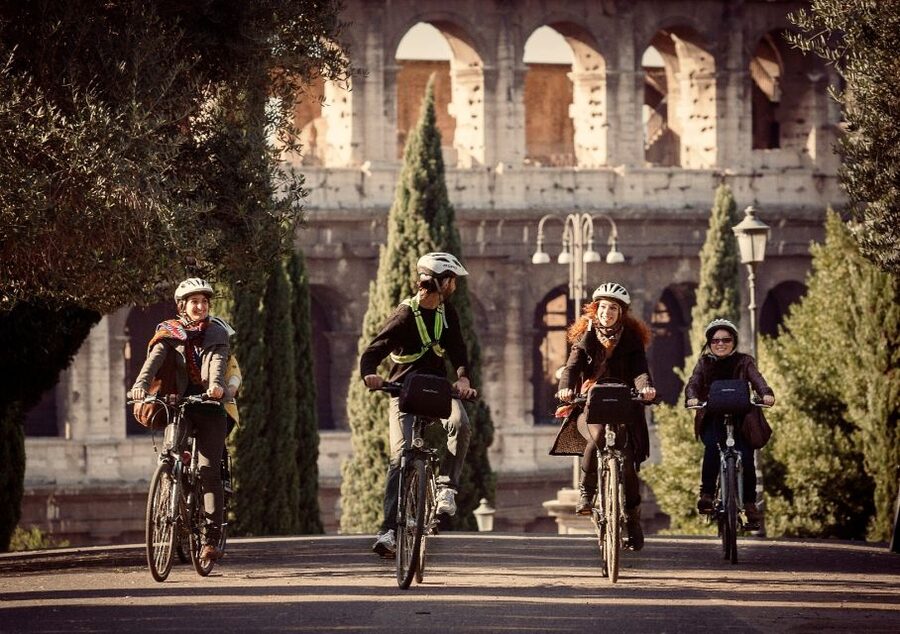 Rome: Private Half-Day Bike Tour with E-bike - The Aventine and Trastevere route