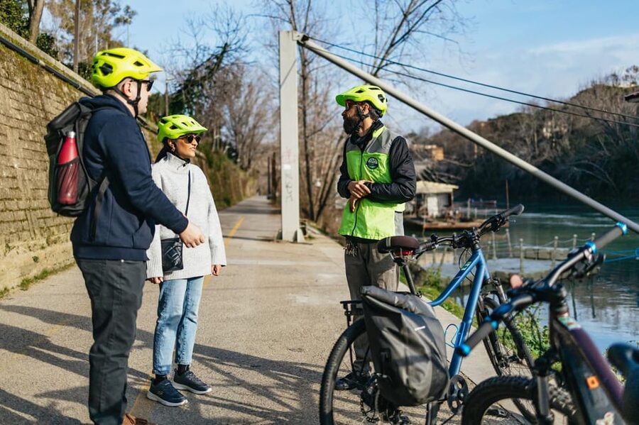 Rome: Villa Borghese, Villa Ada, and Coppedè E-Bike Tour - Comfort, safety, and who should book