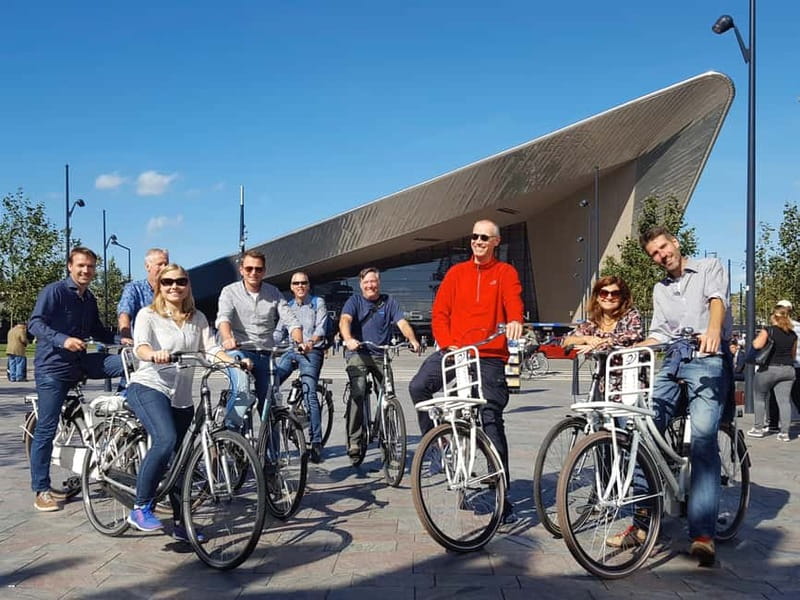Rotterdam: City Highlights Guided Bike Tour - Group size, guides, and the personal touch