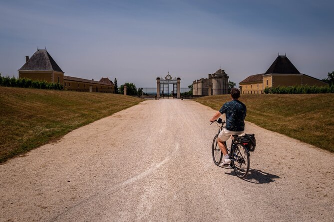 Saint-Émilion Wine Tour By Premium Electric Bike, Lunch Included - Returning to the village for a final tasting
