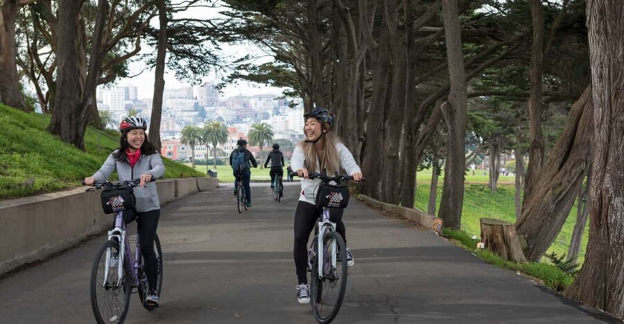 San Francisco: 1 Day Self Guided Bike Rental - Presidio stops with Fort Point and Andy Goldsworthy