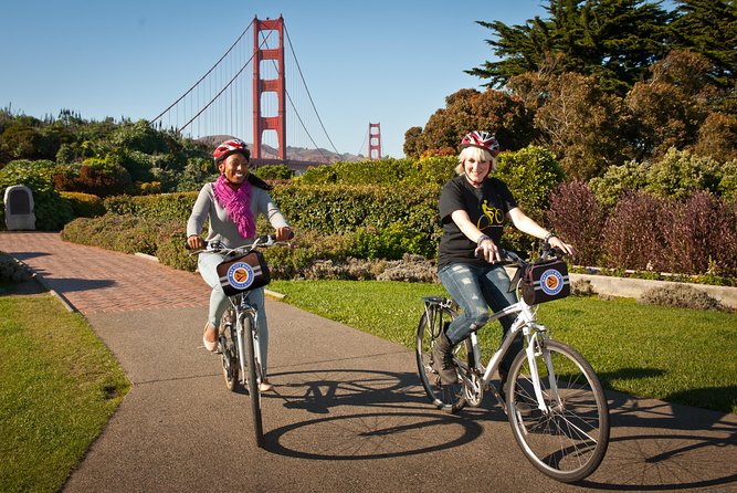 San Francisco: Golden Gate Bridge Bike Rental - Riding from the shop toward the bridge