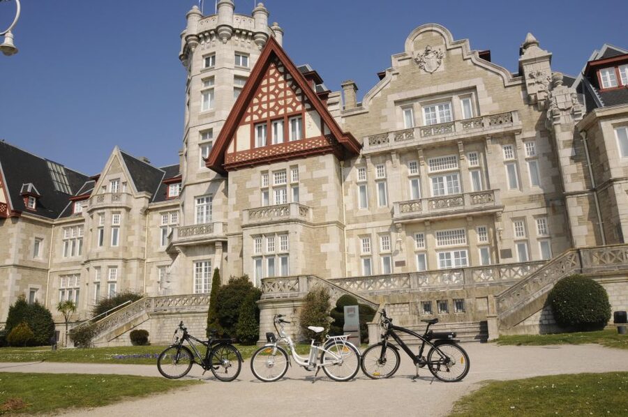Santander: Guided Tour by Electric Bike - Why an electric bike is a smart way to see Santander